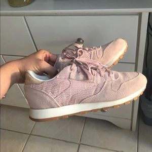 Pink Reebok’s SOLD SOLD